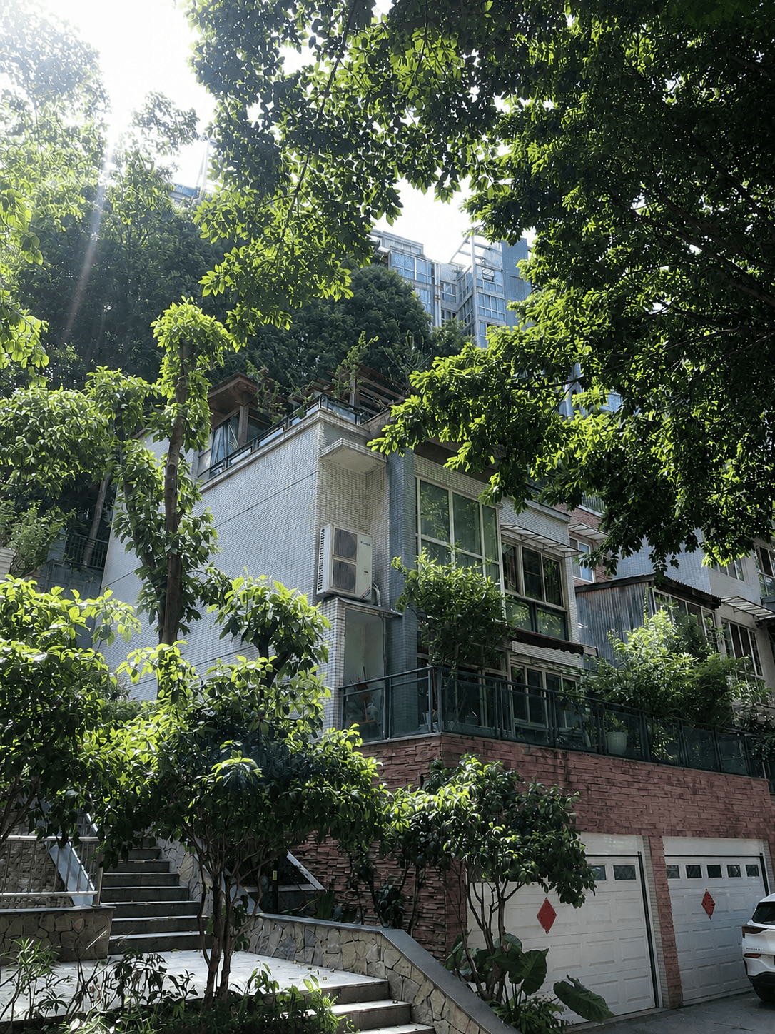 鸡西岛居岁月从容升级：小小岛老别墅加装蒂升悦行款电梯